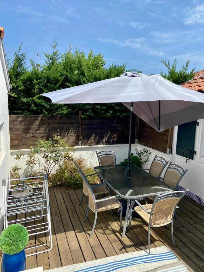 Agreable Maison De Ville Avec Une Belle Terrasse Anglet Ngoại thất bức ảnh