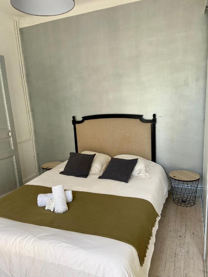 Agreable Maison De Ville Avec Une Belle Terrasse Anglet Ngoại thất bức ảnh